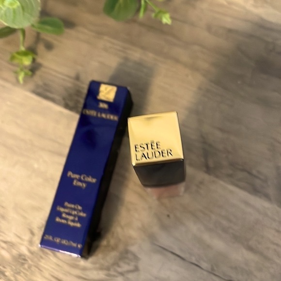 Estee Pure Color Envy Paint-On Liquid LipColor - Picture 3 of 4